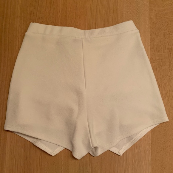 BooHoo White skort - Picture 2 of 3